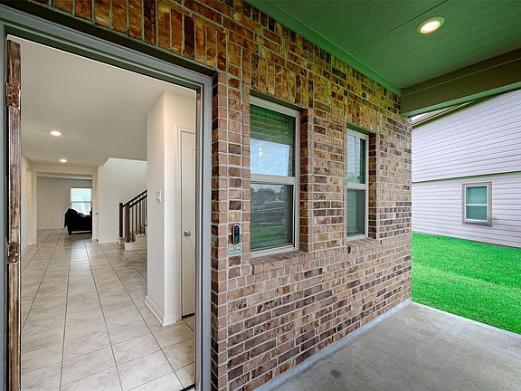 2nd image of 622 Coyote Canyon Ct