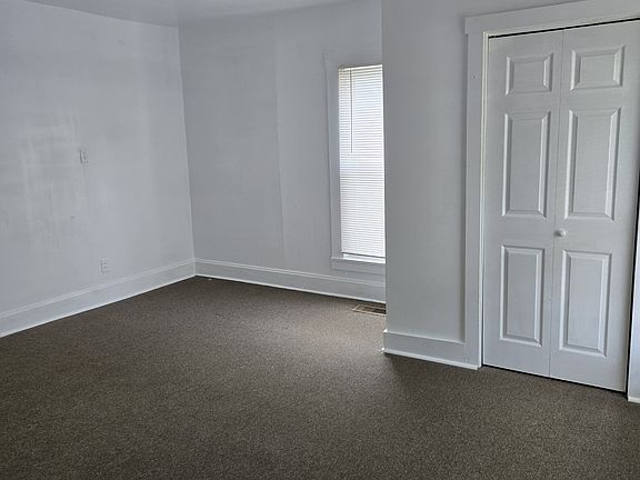 4th image of 227 N Gladstone Ave