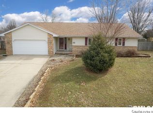 54 Covered Bridge Rd, Glenarm, IL 62536