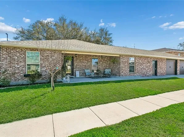 2101 Plaza Dr, Chalmette, LA 70043