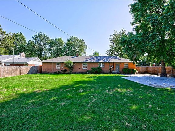 5th image of 1417 Melrose Dr