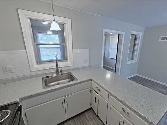 2nd image of 726 Randle St #A