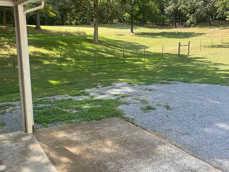 330 Mansfield Rd — Photo 3