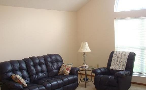 5th image of 1896 S Farmbrook Cres