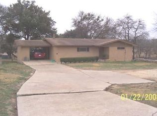 208 S 3rd St, Gatesville, TX 76528