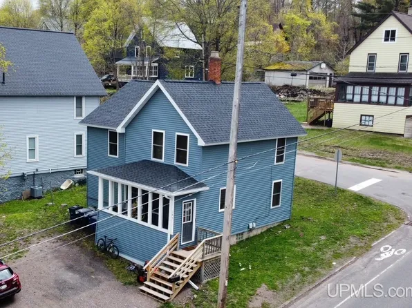 305 Bridge St, Houghton, MI 49931