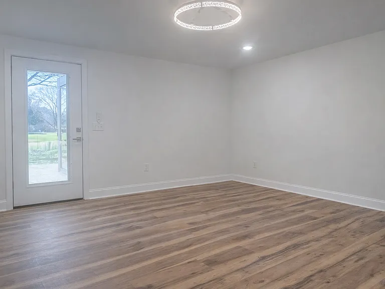 1502 Pamela Dr — Photo 15