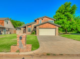 12229 Royal Coach Dr, Yukon, OK 73099