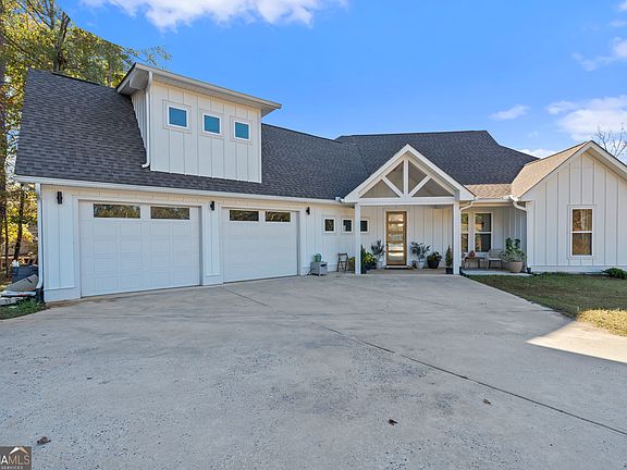 3rd image of 131 Cords Bridge Rd NE