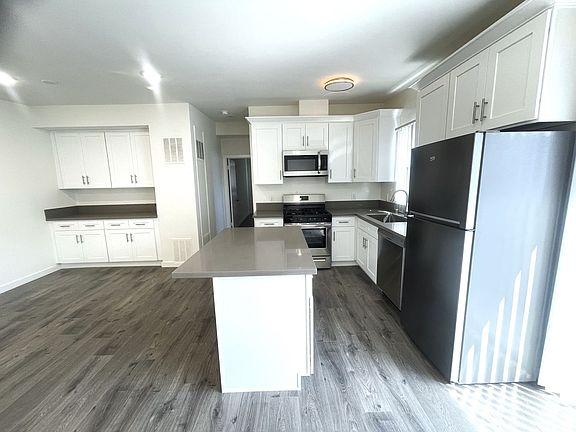 3rd image of 3326 Keystone Ave APT 10