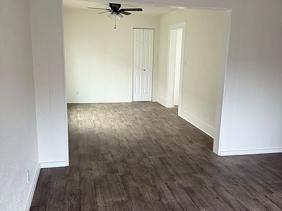4th image of 909 E 1st St