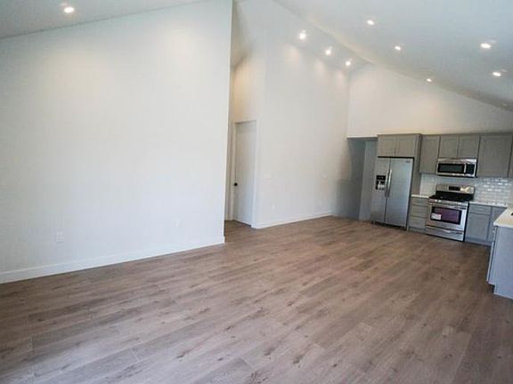 2nd image of 2229 Marathon St #5