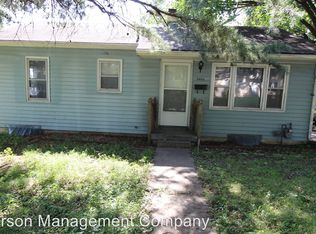 9004 Central St, Kansas City, MO 64114