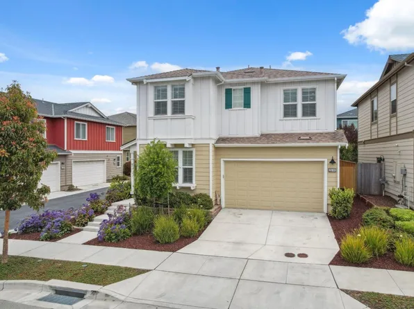 2610 Lighthouse Ln, Marina, CA 93933