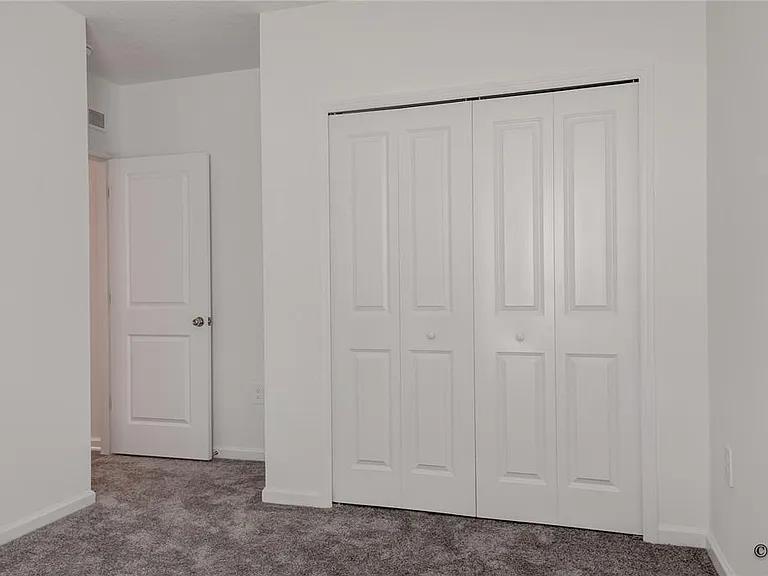 1490 Brentwood Dr — Photo 7