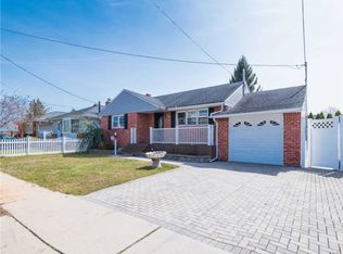 45 Grant Ave, Bethpage, NY 11714