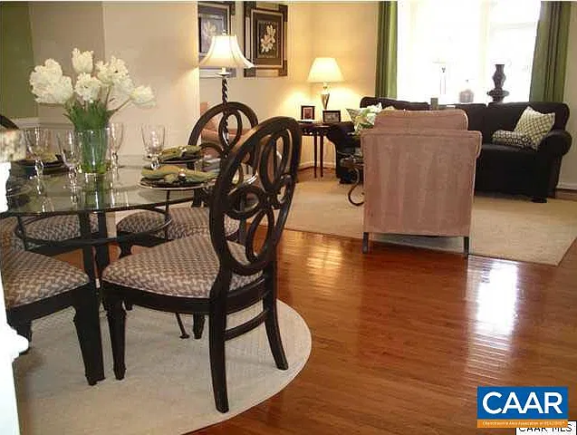 4 bed, 3.5 bath, 2062 sqft, $2,400 — Photo 3