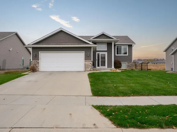 5413 Weatherstone Dr NW, Rochester, MN 55901