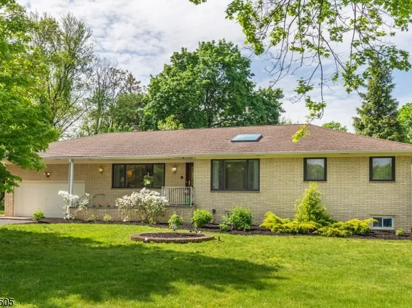 1 Spruce Ln, Montville Twp., NJ 07058