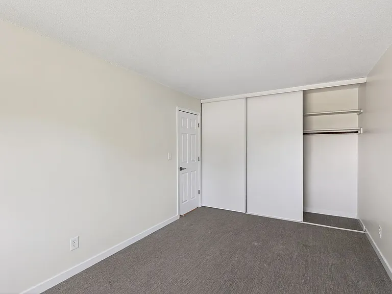 109th Place Apartments — Photo 44