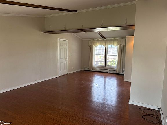 5th image of 418 Birch Ave