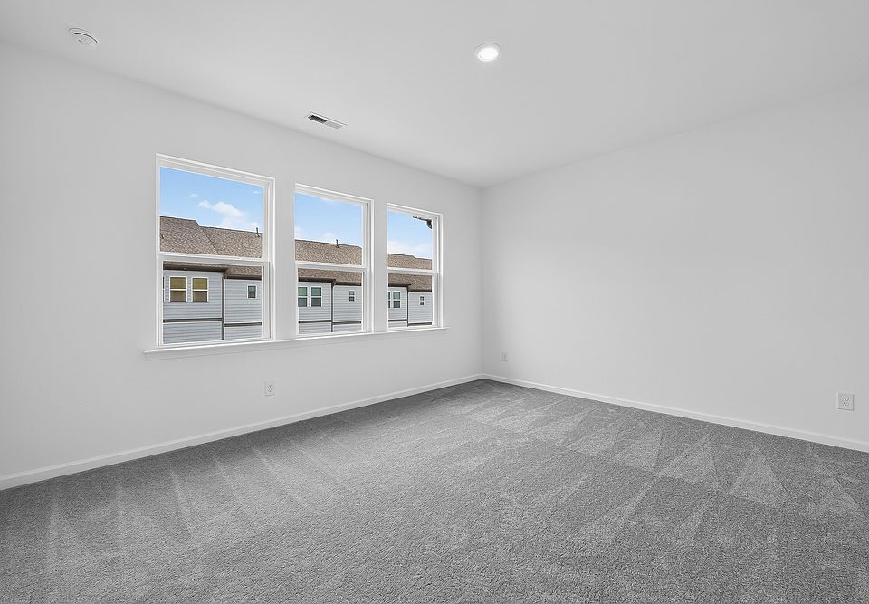 1st image of 3165 Beacon Heights Rd