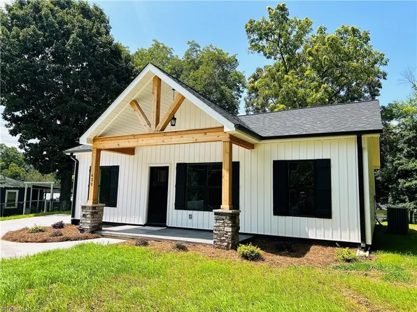 620 Koontz Ave, Thomasville, NC 27360