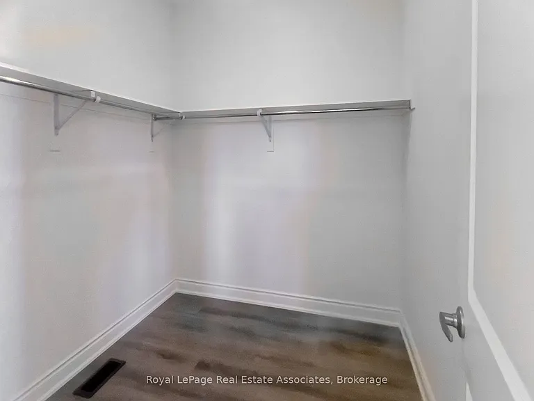 34 Attwater Dr E — Photo 25