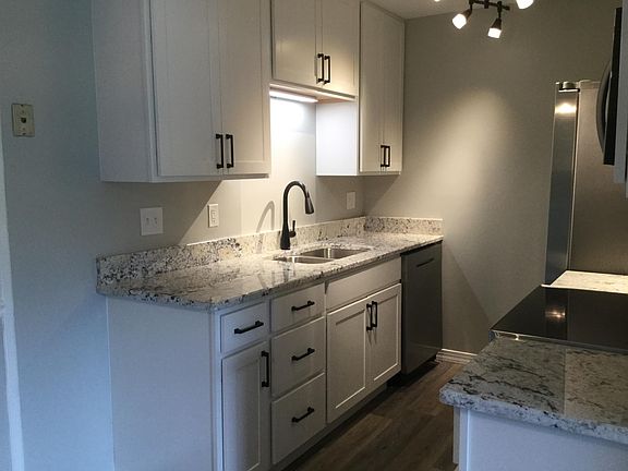 4th image of 1620 Cedarwood Dr APT 230