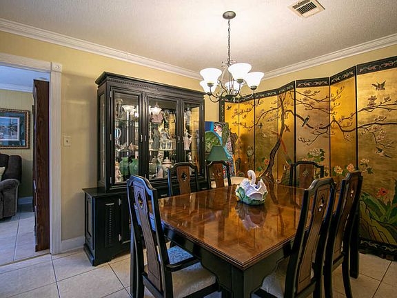 5th image of 15274 Parkwood Dr N
