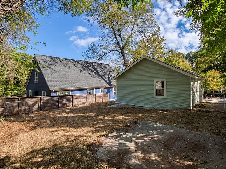 1015 Sims St SW — Photo 40