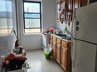 30-95 30th St #5F, Astoria, NY 11102