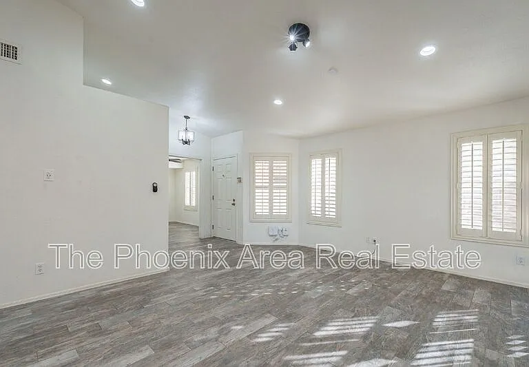 1125 W Macaw Dr — Photo 9