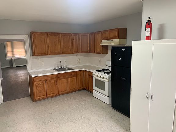 4th image of 423 W Ashdale St