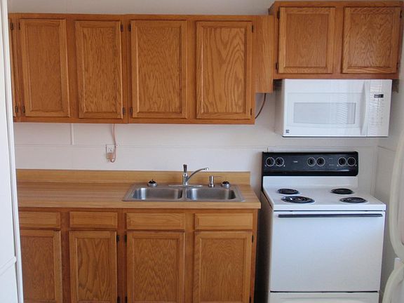 3rd image of 1824 N Madison St