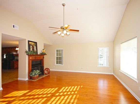 2nd image of 212 Sunflower Dr