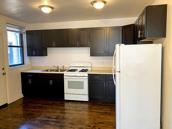 3rd image of 6500 N Hoyne Ave APT 3