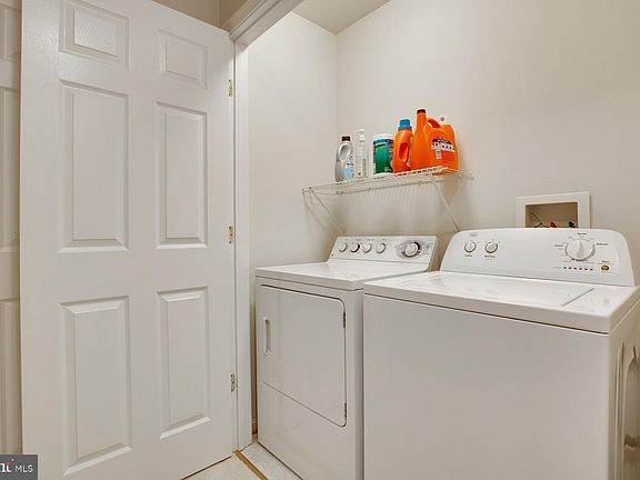 4th image of 2344 Huntington Station Ct
