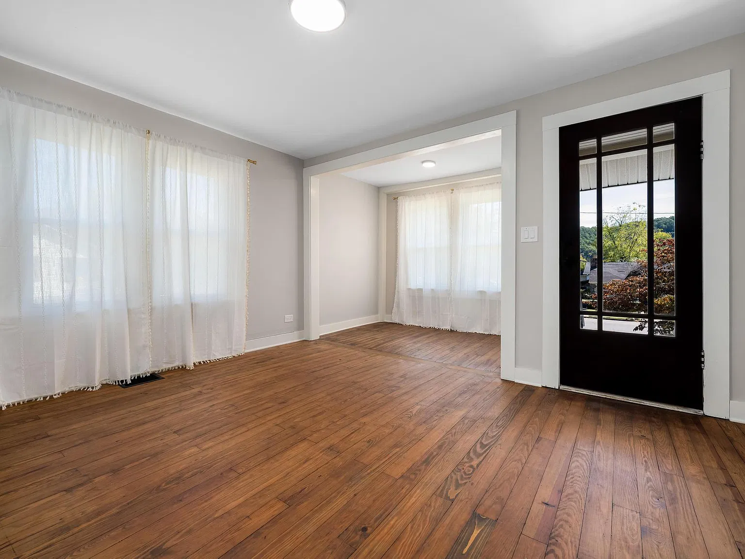 2 bed, 936 sqft, $2,100 — Photo 4
