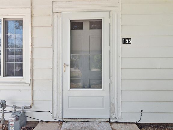 5th image of 155 Carleton Dr S