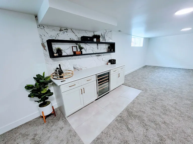 2251 E Lincoln Ln — Photo 40