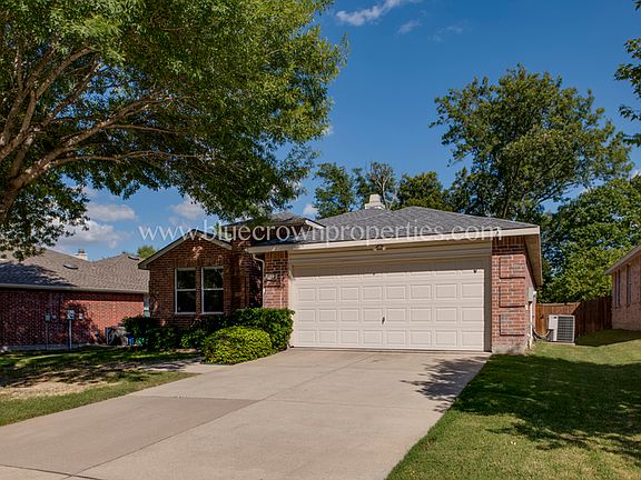 3rd image of 1312 Willow Tree Dr