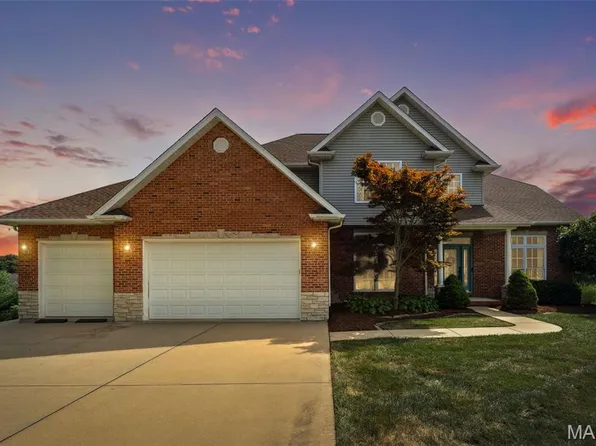 4904 Barnwood Ln, Millstadt, IL 62260