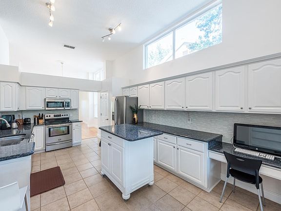 5th image of 7912 Bridgestone Dr