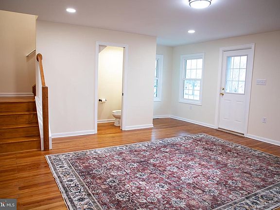 3rd image of 305 N Main St