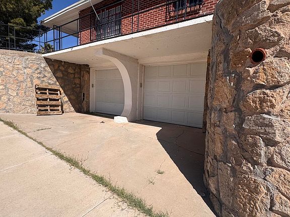 4th image of 1100 E River Ave #A