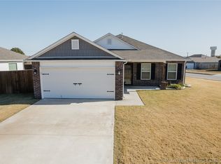 10715 N 101st East Ct, Owasso, OK 74055