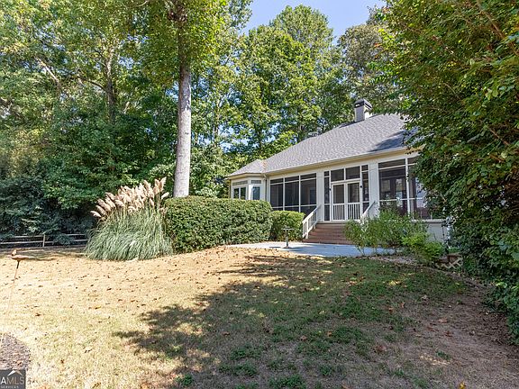 3rd image of 1631 Red Cedar Rd