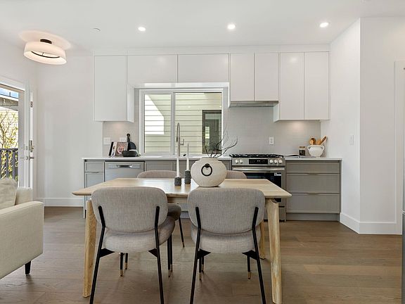5th image of 328 W 14th St #1