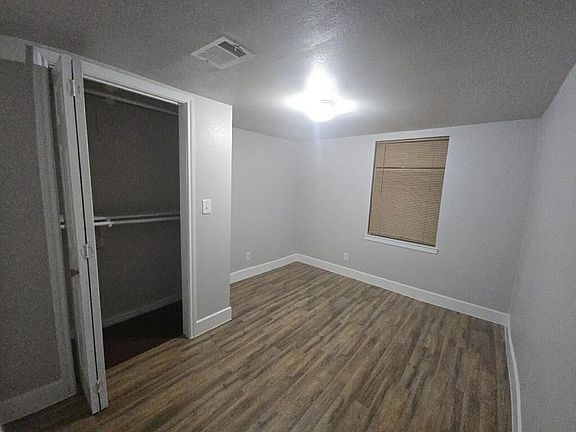 5th image of 621 E 8th St